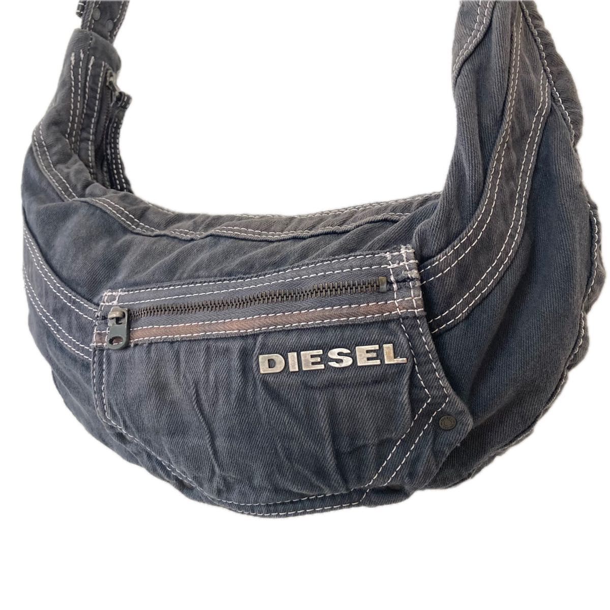 DIESEL ディーゼル デニム ヴィンテージ加工 ロゴ 三日月型 DIESEL ディーゼル デニム ヴィンテージ加工 ロゴ 三日月型