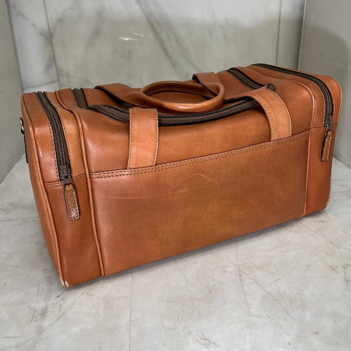 √M√ ボストンバッグ 新古品 四角カバン ボストンバック 皮 旅行鞄 旅行バック √Z-2400705