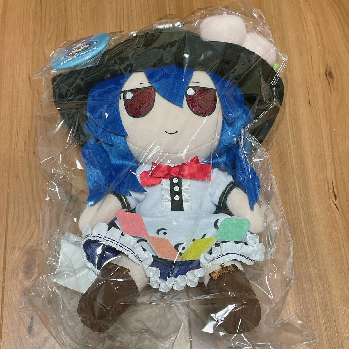 東方ぬいぐるみシリーズ44 比那名居天子 ふもふもてんし。 缶 東方ぬいぐるみシリーズ44 比那名居天子 ふもふもてんし。 缶