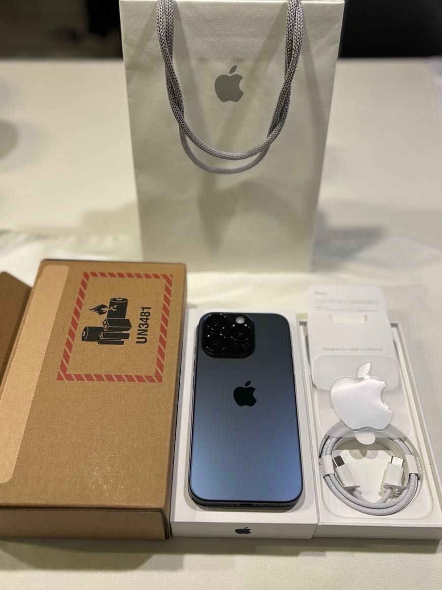 超美品・残量100%】iPhone 15 pro 256GB ブルーチタニウム SIM 超美品・残量100%】iPhone 15 pro 256GB ブルーチタニウム SIM