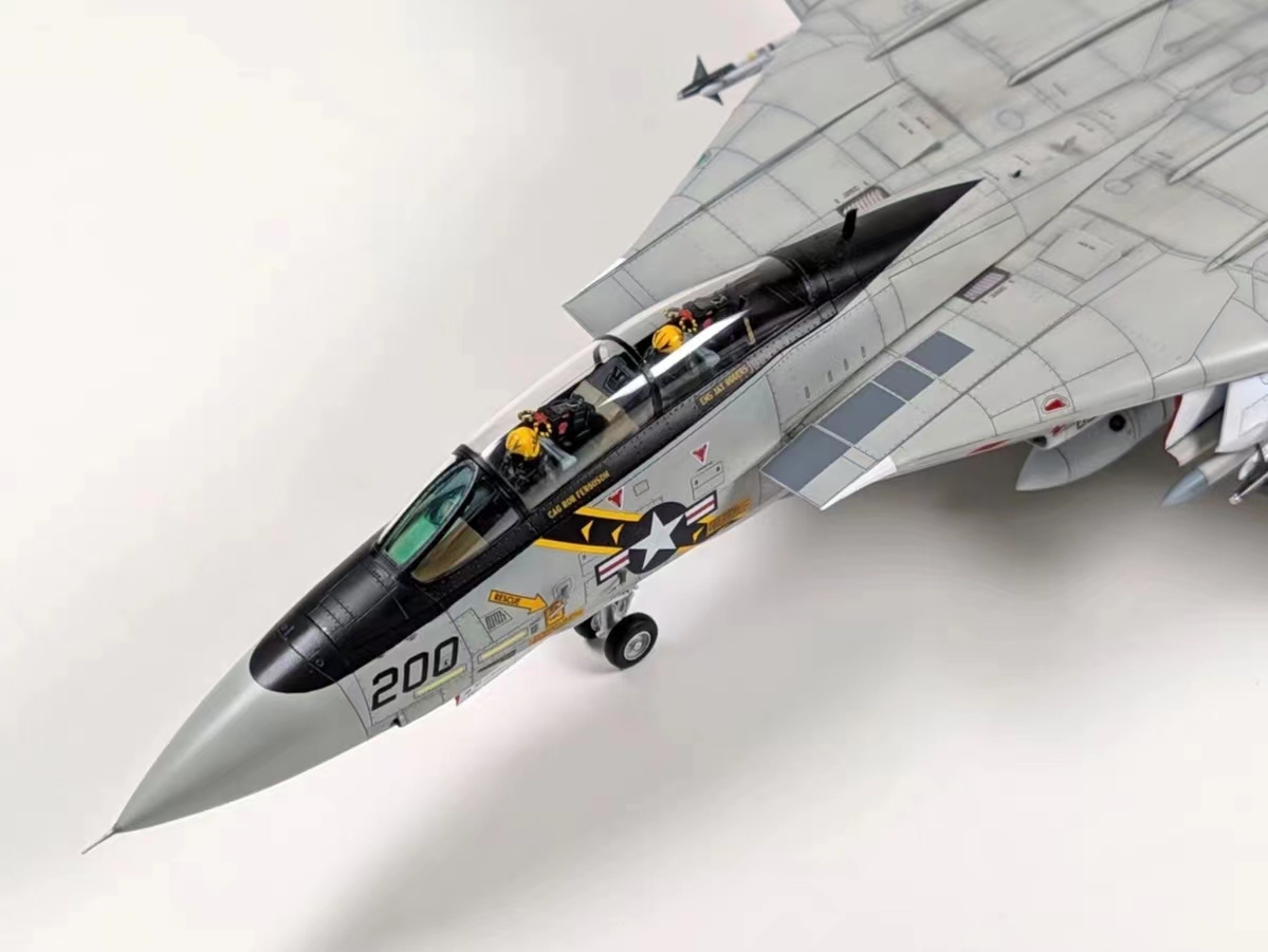 タミヤ 1/48 アメリカ海軍 F-14A トムキャット 組立塗装済完成品 タミヤ 1/48 アメリカ海軍 F-14A トムキャット 組立塗装済完成品