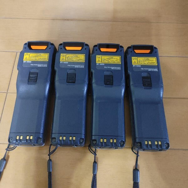 4台セット KEYENCEハンディターミナル BT-1000 端子カバーなし 4台セット KEYENCEハンディターミナル BT-1000 端子カバーなし