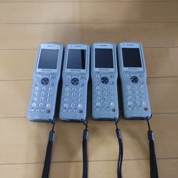 4台セット KEYENCEハンディターミナル BT-1000 端子カバーなし 4台セット KEYENCEハンディターミナル BT-1000 端子カバーなし