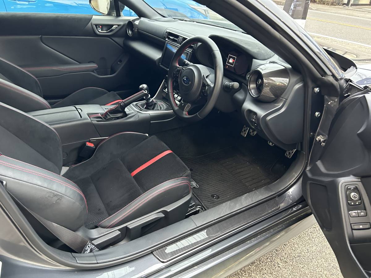 商品制造過程動畫付き トヨタ GR86 ZN8 GR86 スバル BRZ ZN8 ZD8 リアルカーボン ドアスカッフプレート ステップガード貼り付け裝著