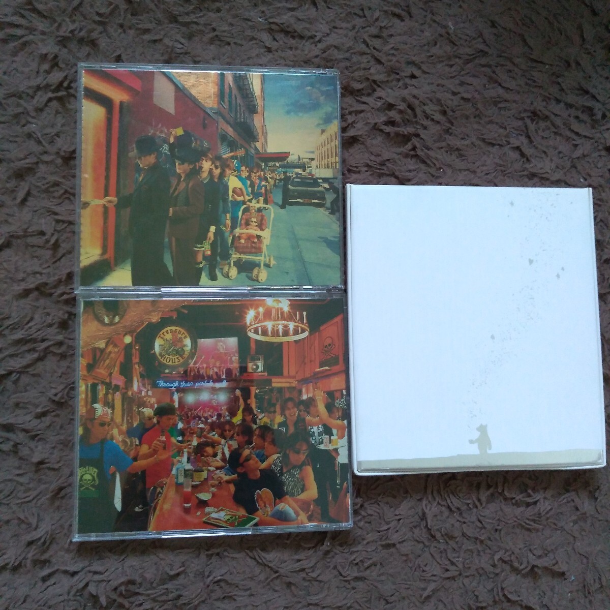 当時物 B'z The Best Pleasure Treasure アルバム 告知ポスター 当時物 B'z The Best Pleasure Treasure アルバム 告知ポスター