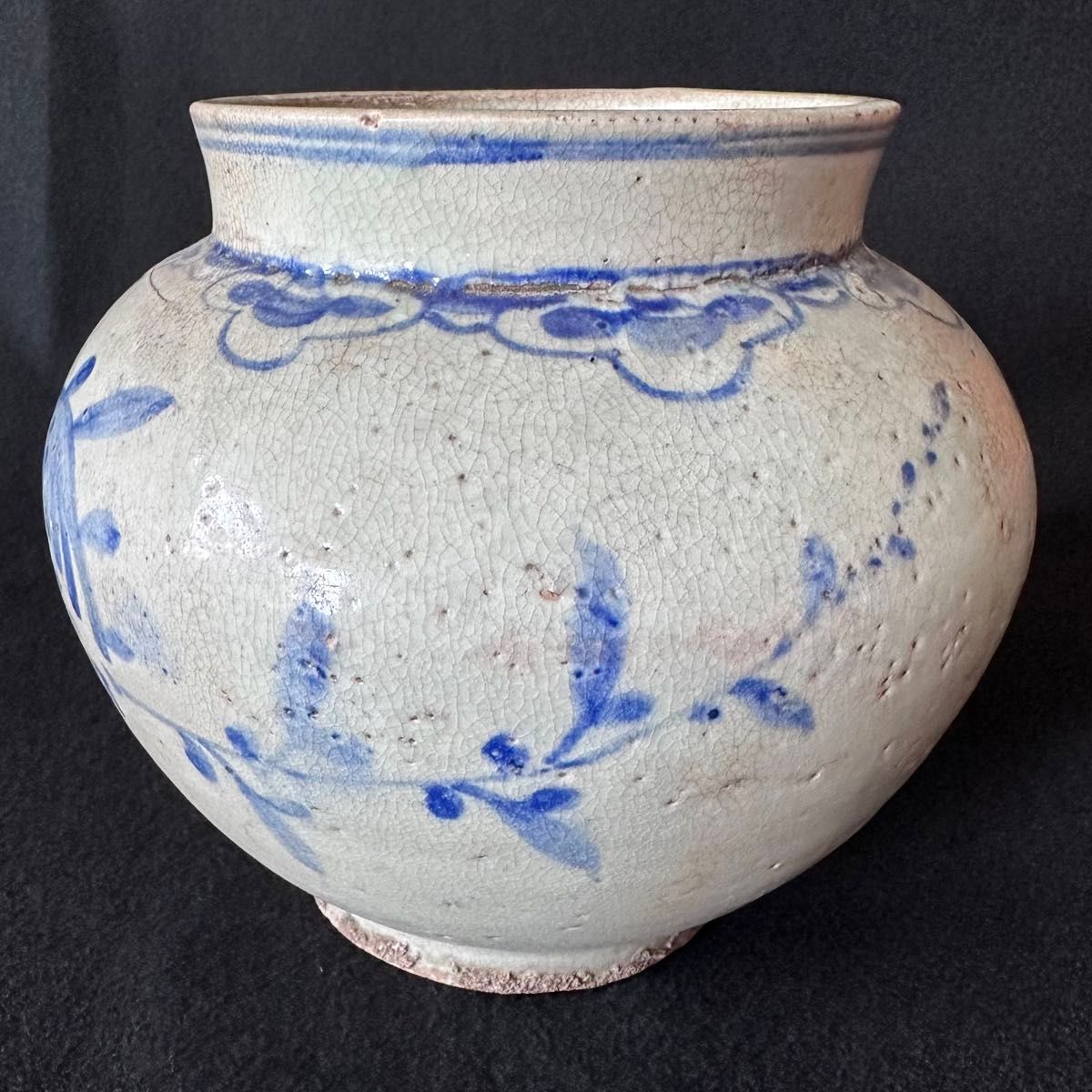 李朝 壺 オンギ 韓国アンティーク その23検:骨董品.アンティーク.花器 古美術 李朝 染付 花草文壺 高さ約19cm 高麗 韓国骨董 ①|Yahoo