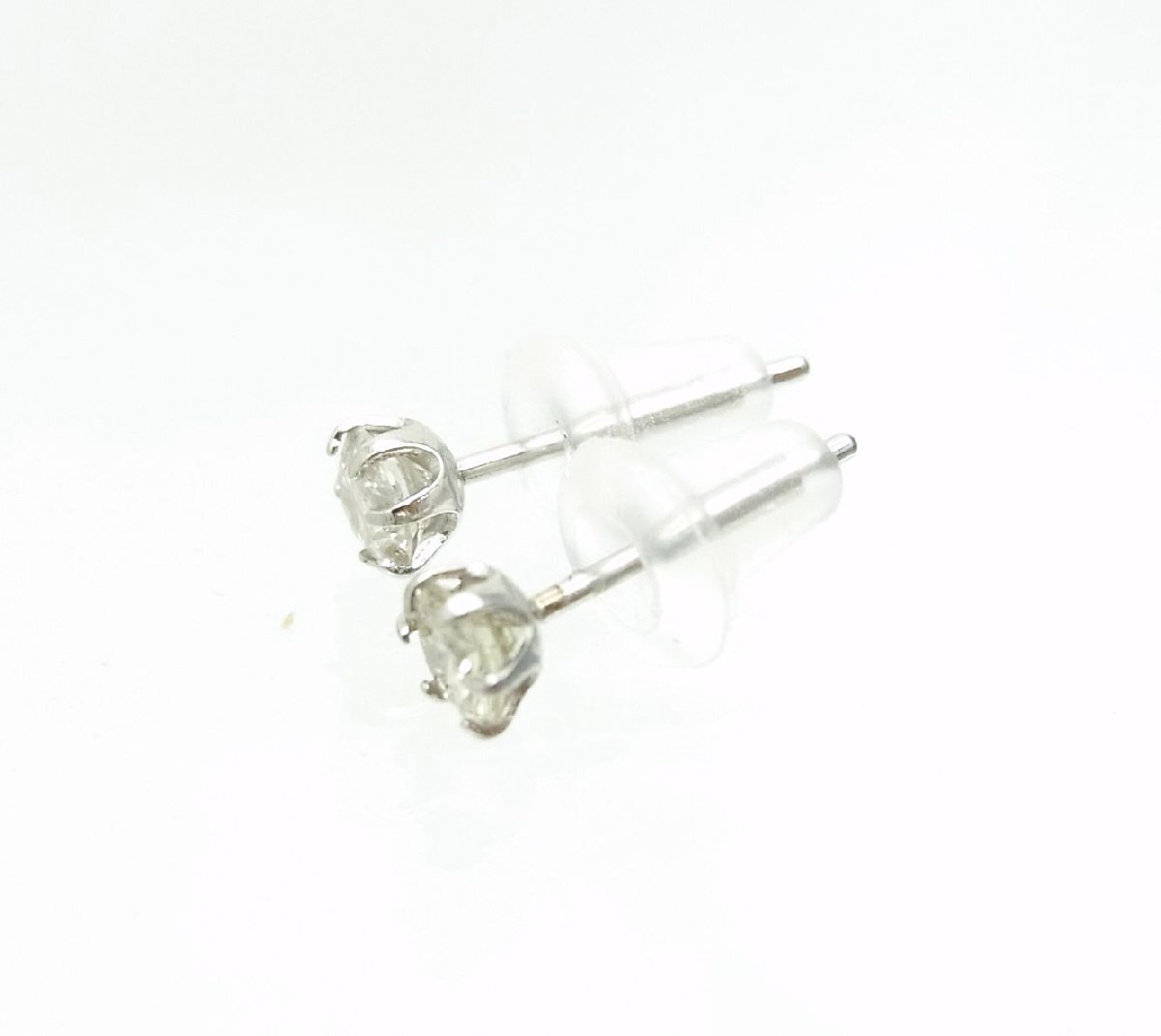 ダイヤモンド ピアス 一粒 合計0.3ct プラチナ Pt900 6本爪 D ダイヤモンド ピアス 一粒 合計0.3ct プラチナ Pt900 6本爪 D
