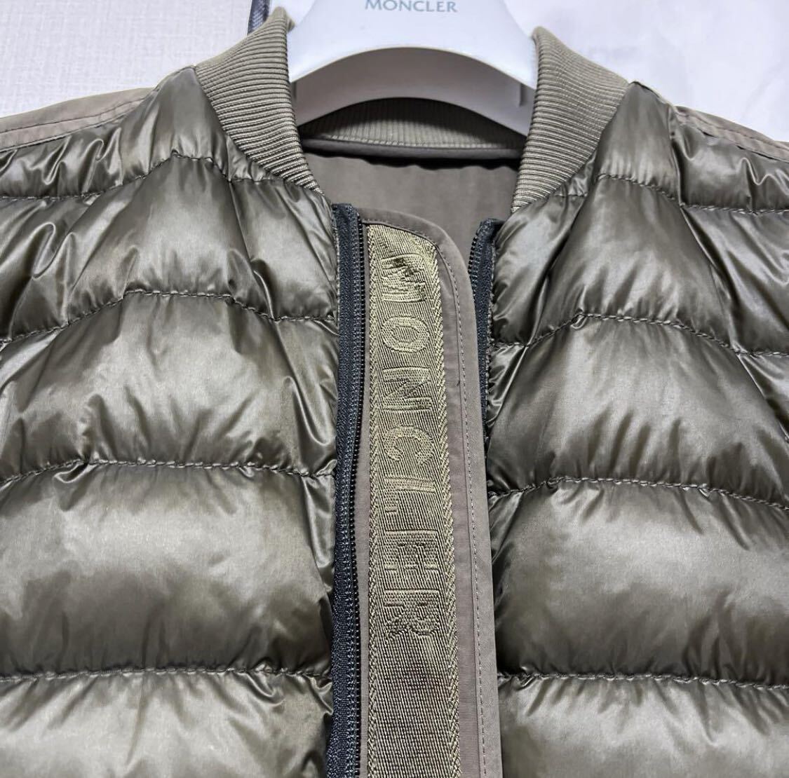 極美品】MONCLER MA-1 ミリタリージャケット サイズ1(男性M相当 極美品】MONCLER MA-1 ミリタリージャケット サイズ1(男性M相当