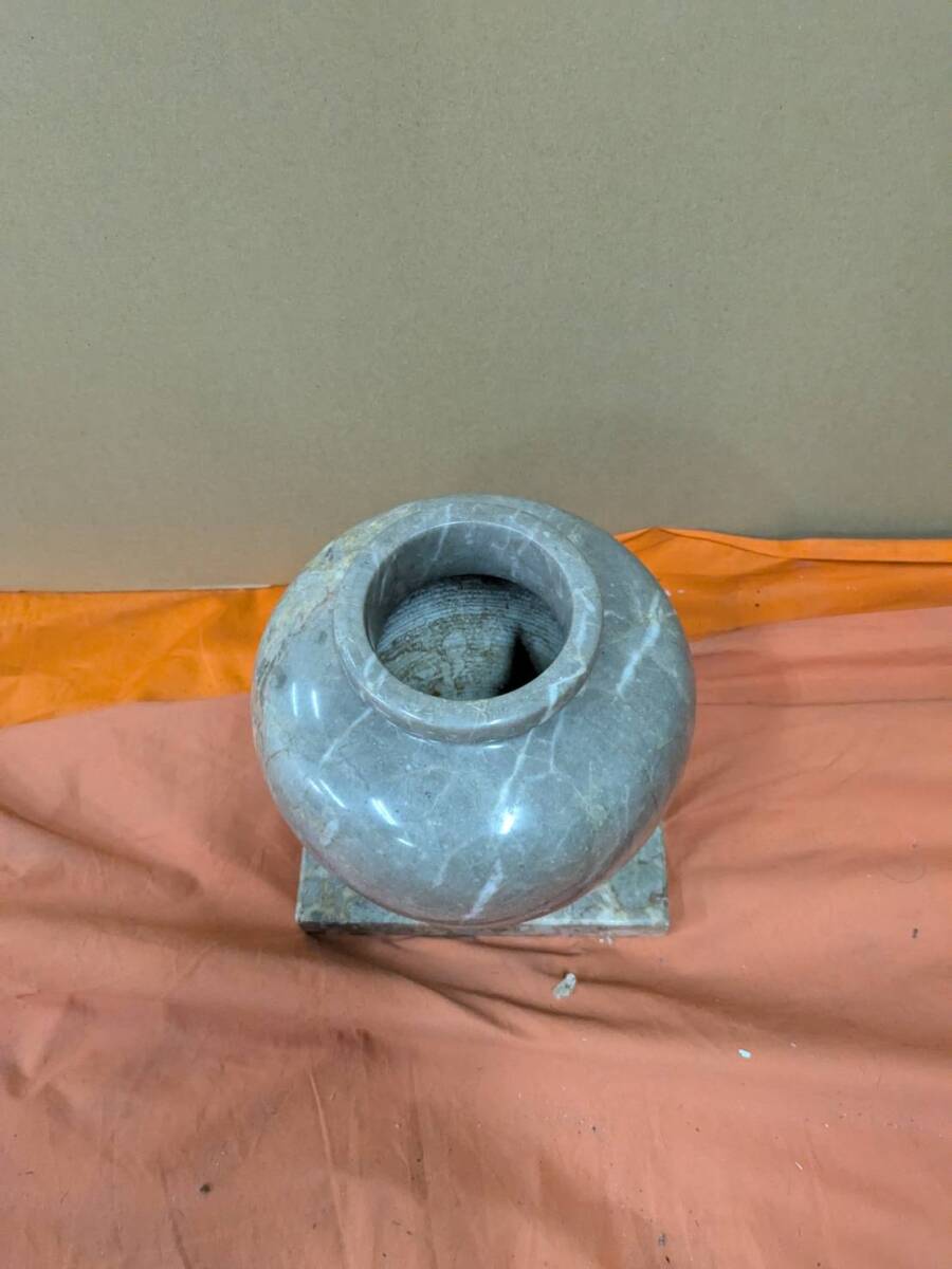 中古】大阪引取歓迎 大理石 くりぬき壺 つぼ 台座付き 花瓶 花台 中古】大阪引取歓迎 大理石 くりぬき壺 つぼ 台座付き 花瓶 花台