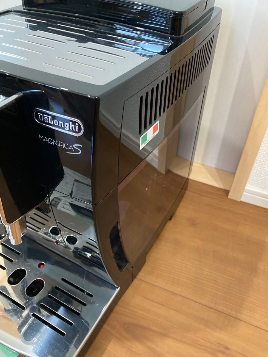 デロンギ マグニフィカS ECAM23120B 全自動エスプレッソマシン デロンギ マグニフィカS ECAM23120B 全自動エスプレッソマシン
