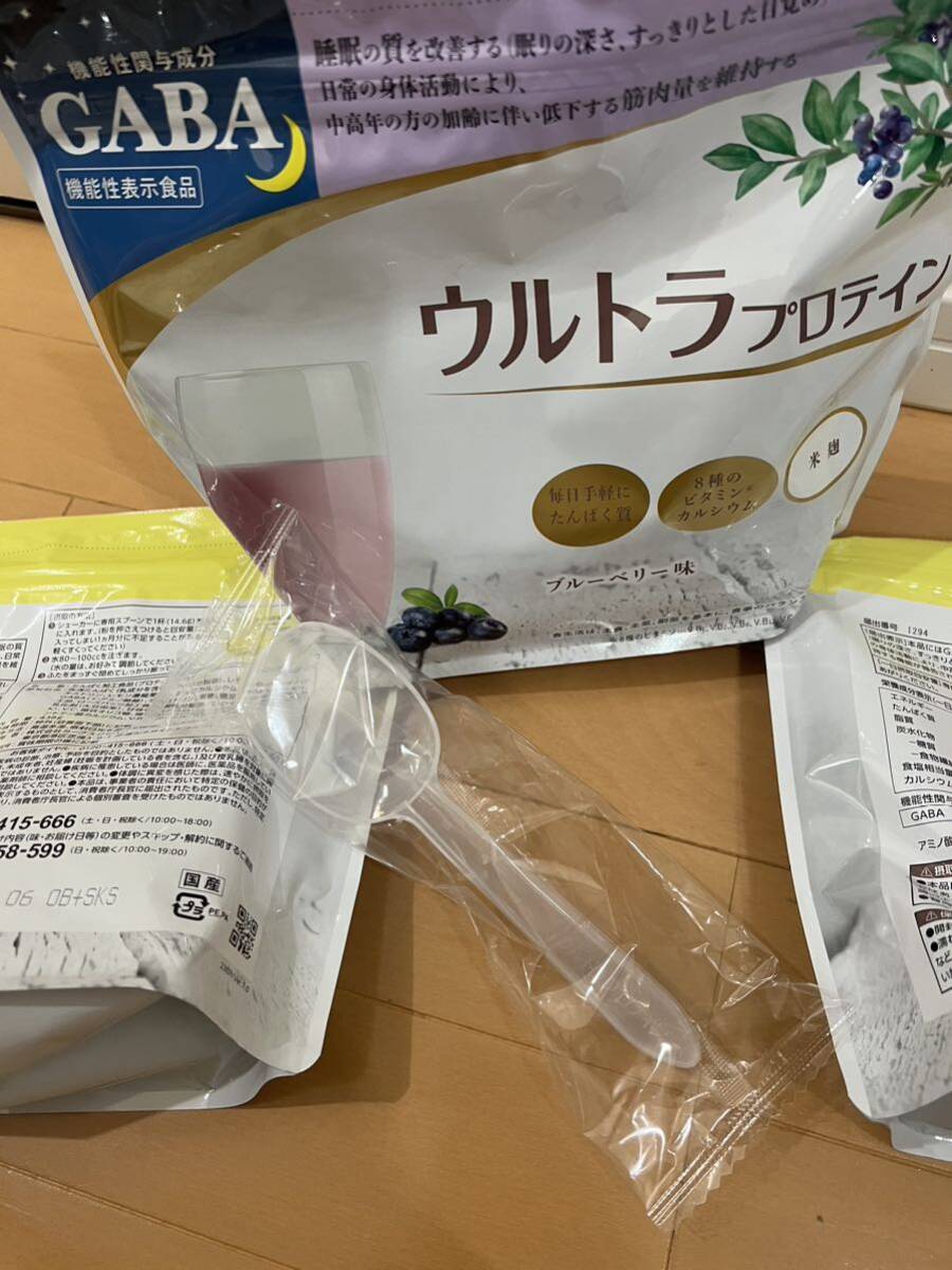 カーブス、スーパープロテイン レモン味とブルーベリー味の2種類 カーブス、スーパープロテイン レモン味とブルーベリー味の2種類