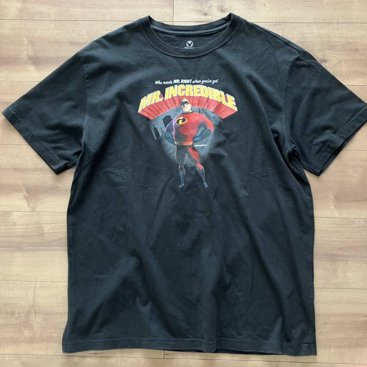 【後払い手数料無料】 ディズニーストア 黒 半袖Tシャツ ミスターインクレディブル Mr.インクレディブル