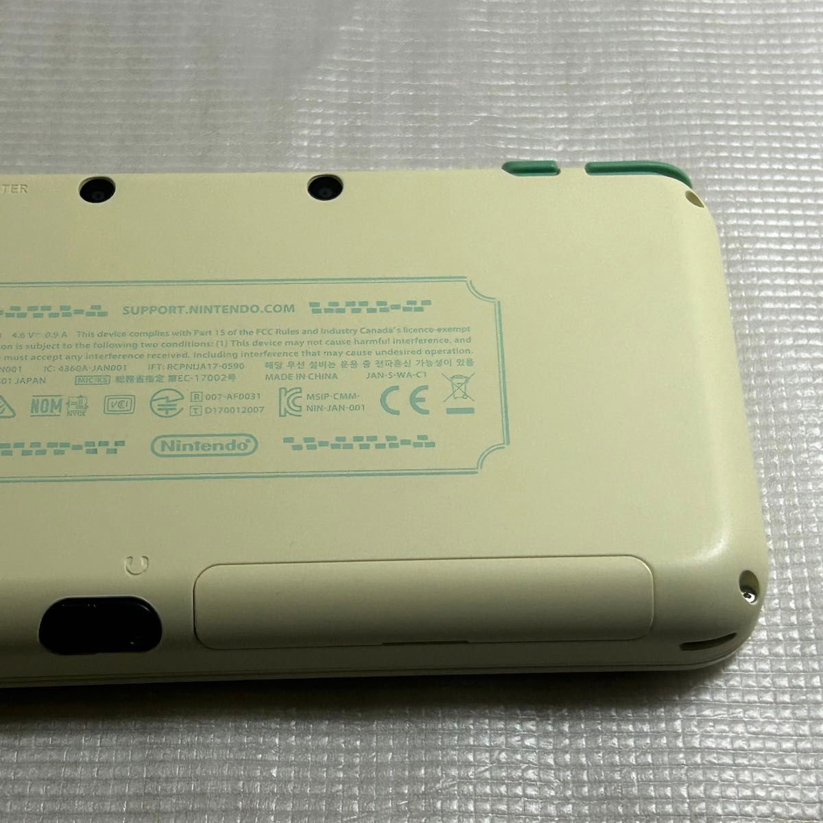 極美品】Newニンテンドー2DS LL とびだせどうぶつの森 モデル 極美品】Newニンテンドー2DS LL とびだせどうぶつの森 モデル