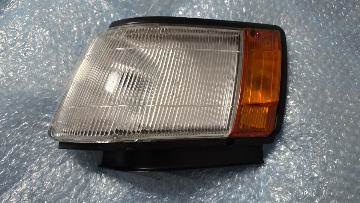 Yahoo!オークション - 美品 AE86 レビン 前期 コーナーレンズ Yahoo!オークション - 美品 AE86 レビン 前期 コーナーレンズ