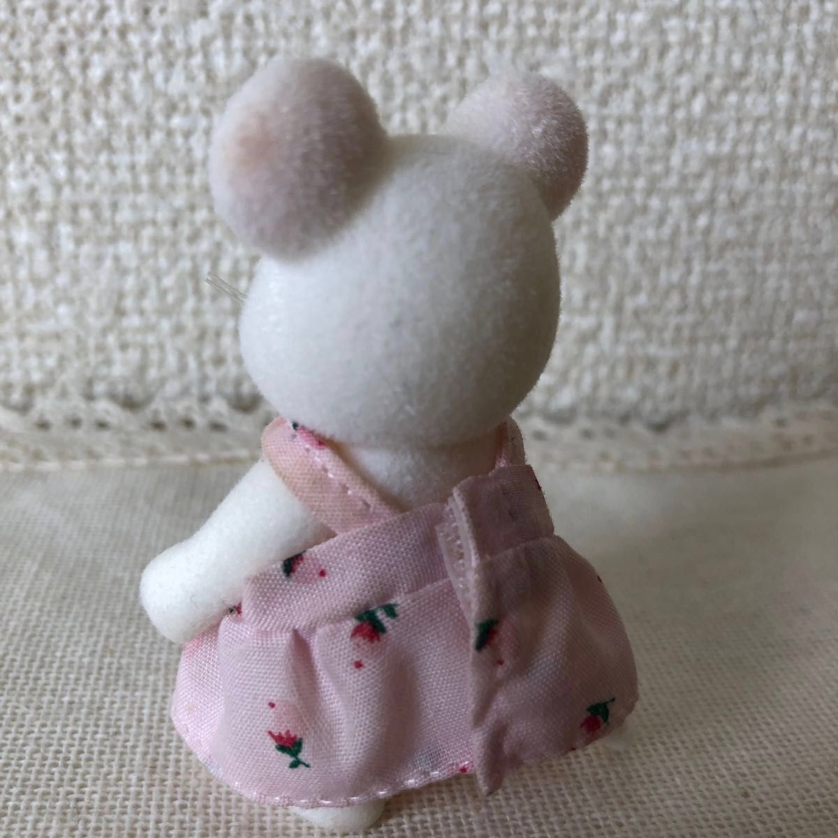 シルバニアファミリー 白ネズミ 女の子 赤ちゃん 白ねずみ シルバニアファミリー 白ネズミ 女の子 赤ちゃん 白ねずみ
