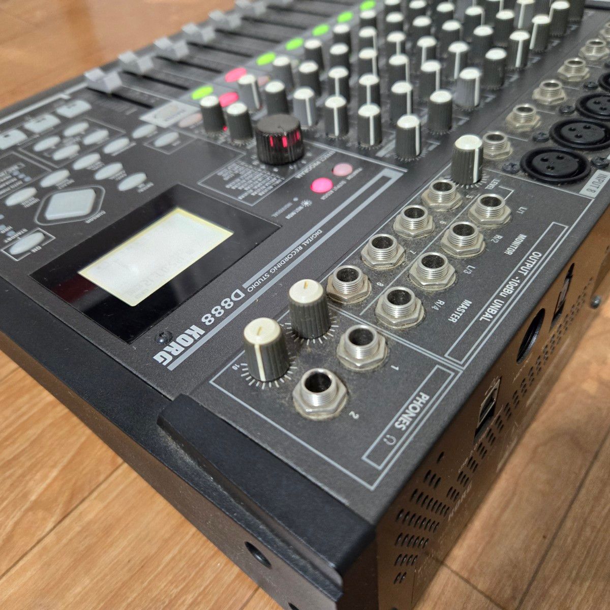 KORG D888 8トラックMTR マルチトラックレコーダー デジタル KORG D888 8トラックMTR マルチトラックレコーダー デジタル