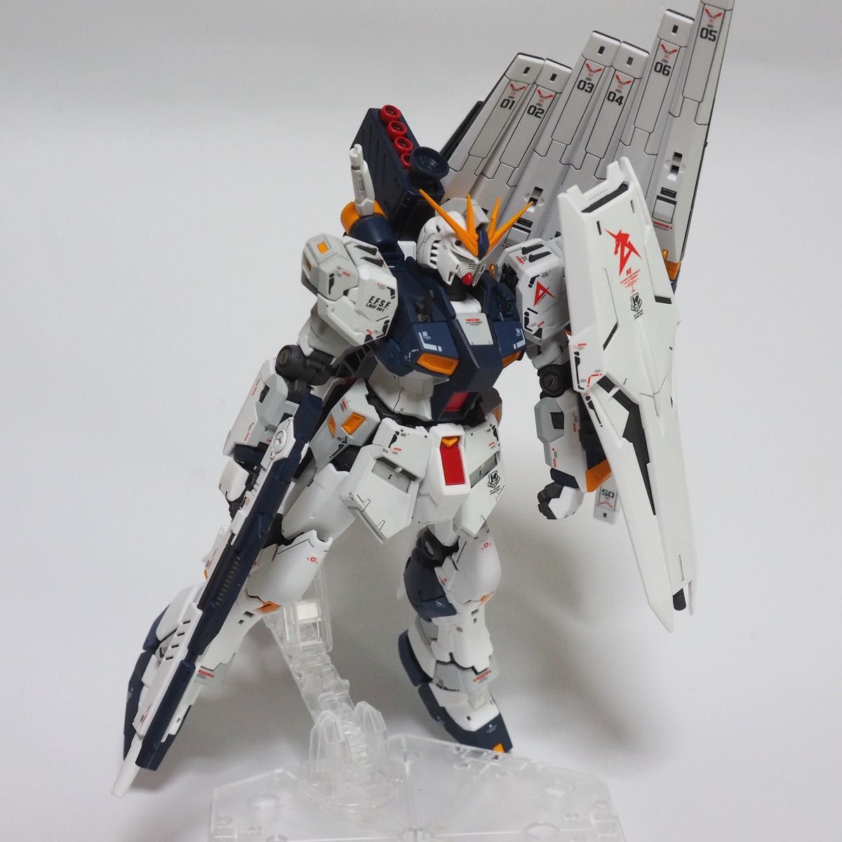 RG 1/144 νガンダム ニューガンダム 塗装済完成品|Yahoo!フリマ RG 1/144 νガンダム ニューガンダム 塗装済完成品|Yahoo!フリマ
