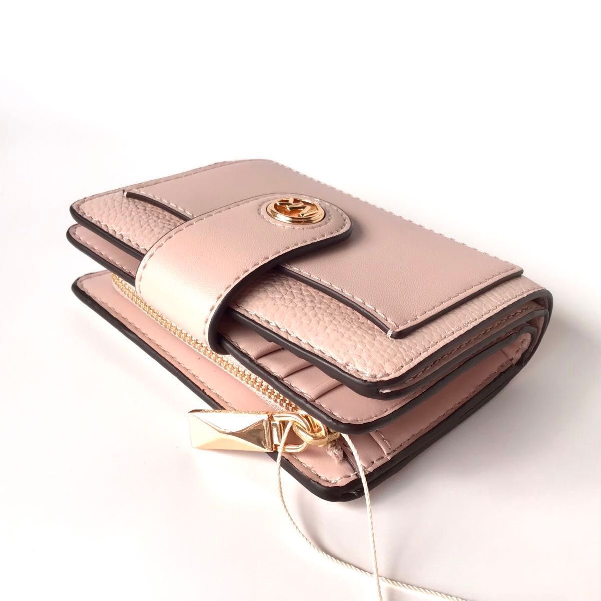 新品】マイケルコース 折り財布 MK CHARM タブ コンパクト 新品】マイケルコース 折り財布 MK CHARM タブ コンパクト