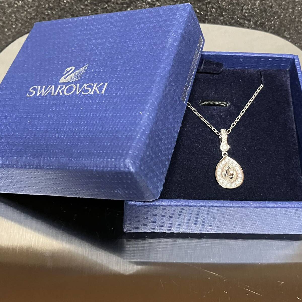 m】美品 SWAROVSKI スワロフスキー クリスタル 雫 ネックレス m】美品 SWAROVSKI スワロフスキー クリスタル 雫 ネックレス