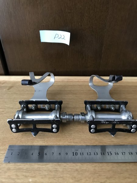 22☆中古 競輪 ピスト用ペダル 昭和 貴重 MKS UNIQUE ユニークロイヤル 左右セット 稀少 NJS刻印 トゥーストラップ付き