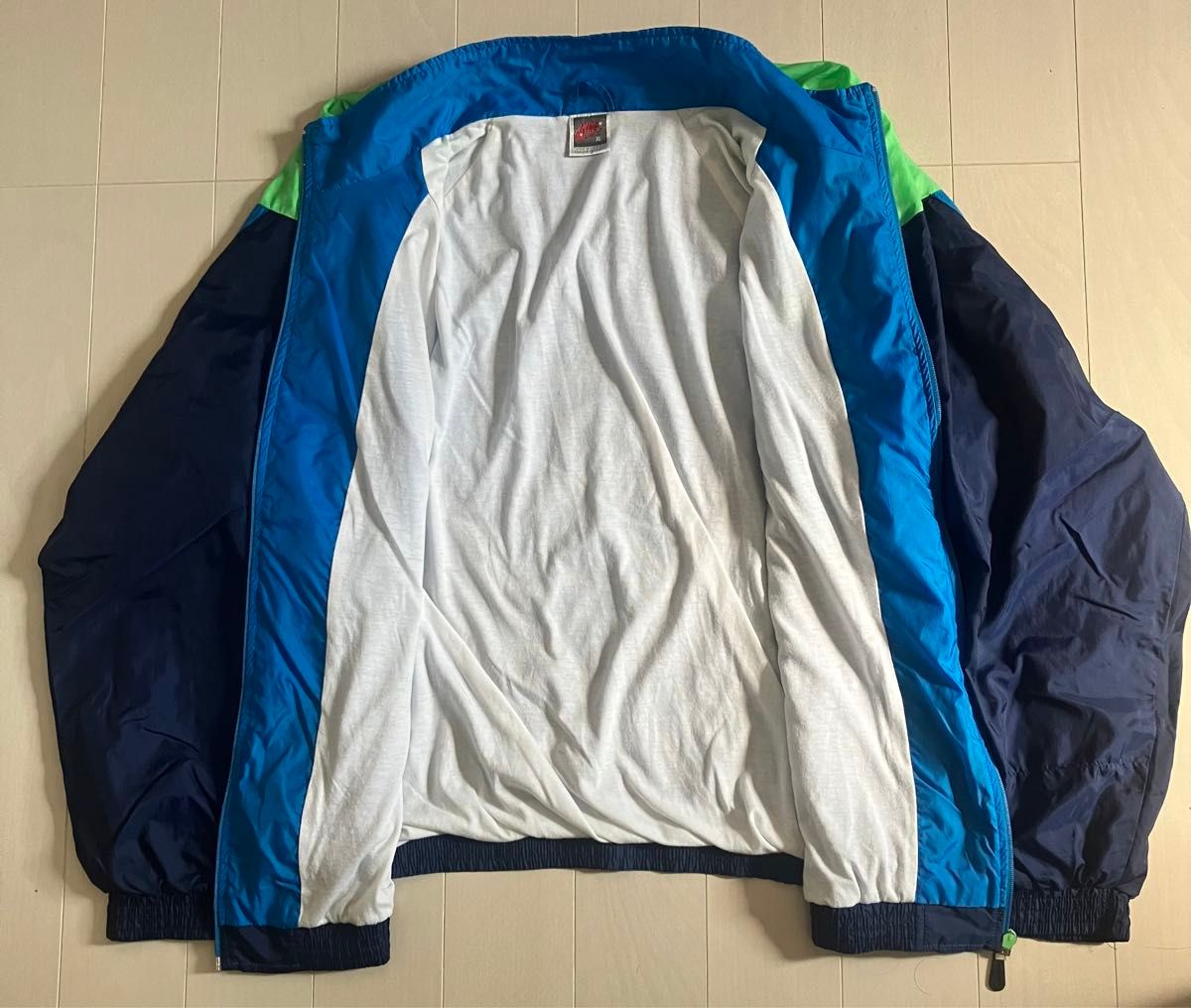 90s】NIKE ナイキ ヴィンテージ ナイロンジャケット XL Y2K 銀 90s】NIKE ナイキ ヴィンテージ ナイロンジャケット XL Y2K 銀