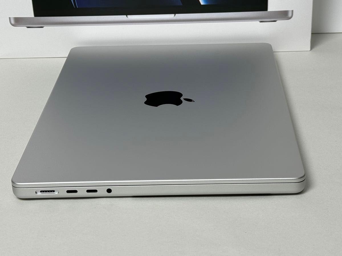 美品 Macbook Pro M2 14インチ 2023 シルバー|Yahoo!フリマ(旧 美品 Macbook Pro M2 14インチ 2023 シルバー|Yahoo!フリマ(旧