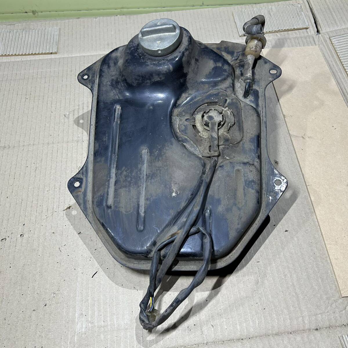 ホンダ AF27 ディオ 燃料 タンク 漏れ 錆なし 外装錆あり 中古 ホンダ AF27 ディオ 燃料 タンク 漏れ 錆なし 外装錆あり 中古