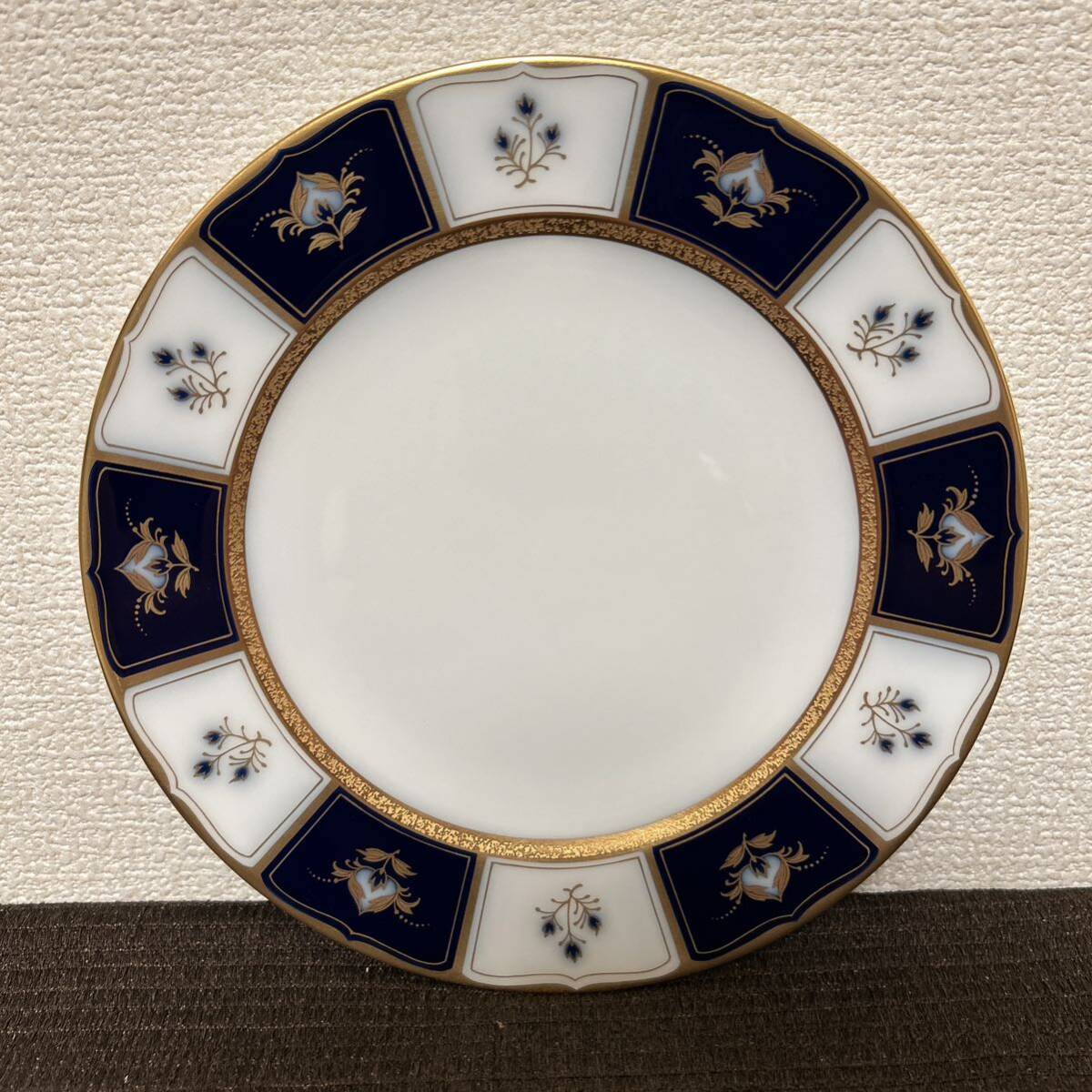 大倉陶園 瑠璃華正倉院 デザートプレート 20.5cm 金彩金蝕 大倉陶園 瑠璃華正倉院 デザートプレート 20.5cm 金彩金蝕
