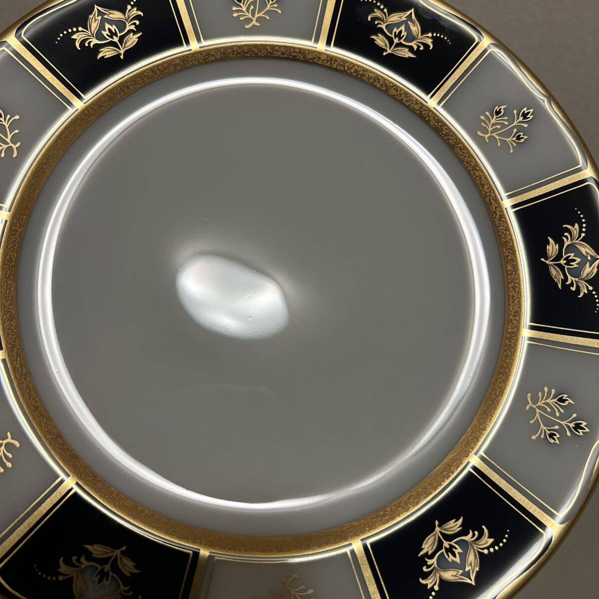 大倉陶園 瑠璃華正倉院 デザートプレート 20.5cm 金彩金蝕 大倉陶園 瑠璃華正倉院 デザートプレート 20.5cm 金彩金蝕