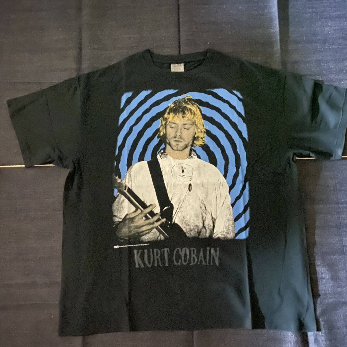 XL KURT COBAIN カートコバーン 渦巻きラップT バンドT XL KURT COBAIN カートコバーン 渦巻きラップT バンドT