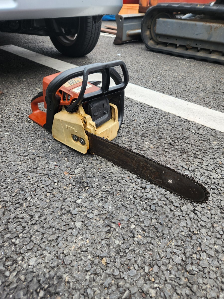 STIHL スチール 021 エンジンチェーンソー エンジンチェンソー STIHL スチール 021 エンジンチェーンソー エンジンチェンソー