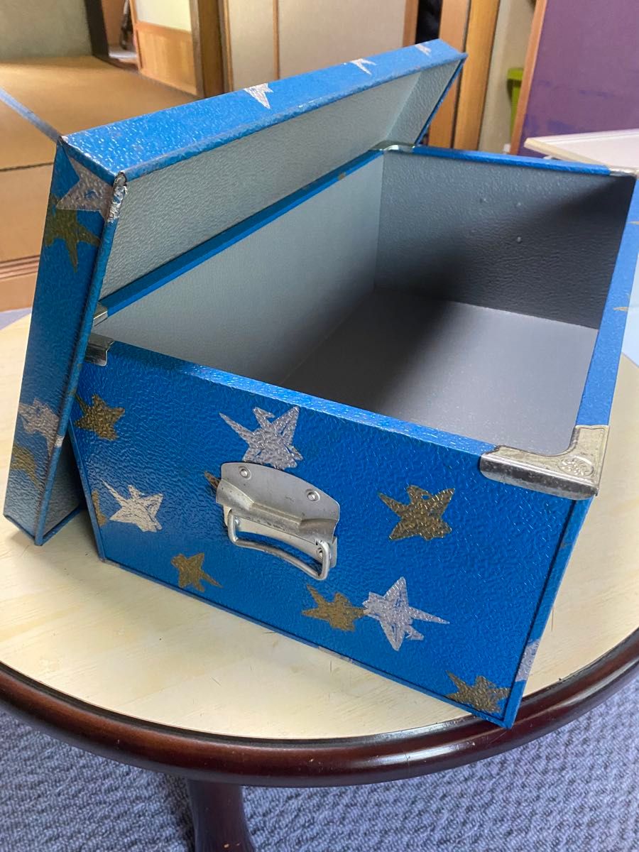 昭和レトロ】ブリキ 衣装ケース|Yahoo!フリマ(旧PayPayフリマ) 昭和レトロ】ブリキ 衣装ケース|Yahoo!フリマ(旧PayPayフリマ)