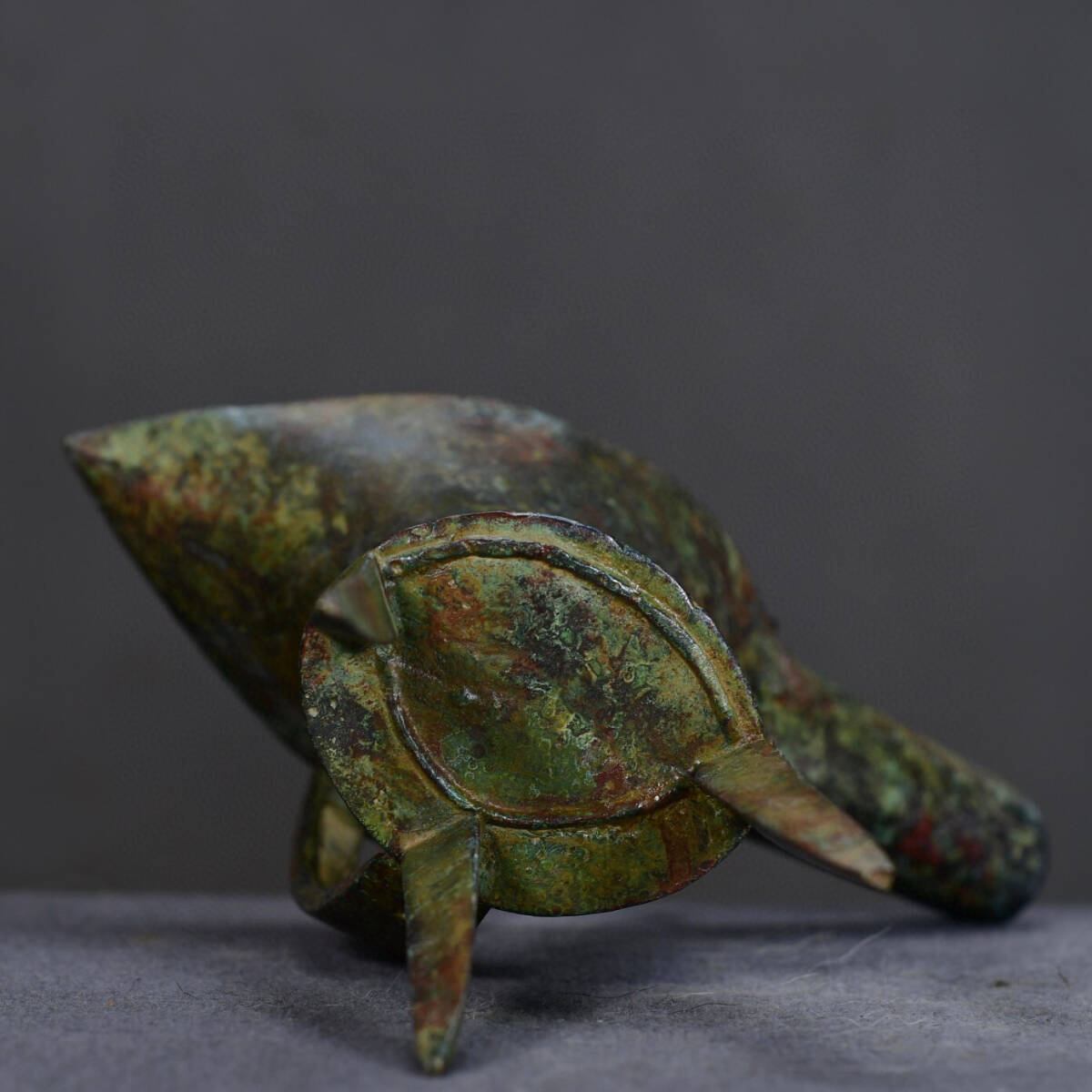 蔵友館蔵品・漢・青銅製・三足角杯】・希少珍品・置物・賞物 蔵友館蔵品・漢・青銅製・三足角杯】・希少珍品・置物・賞物