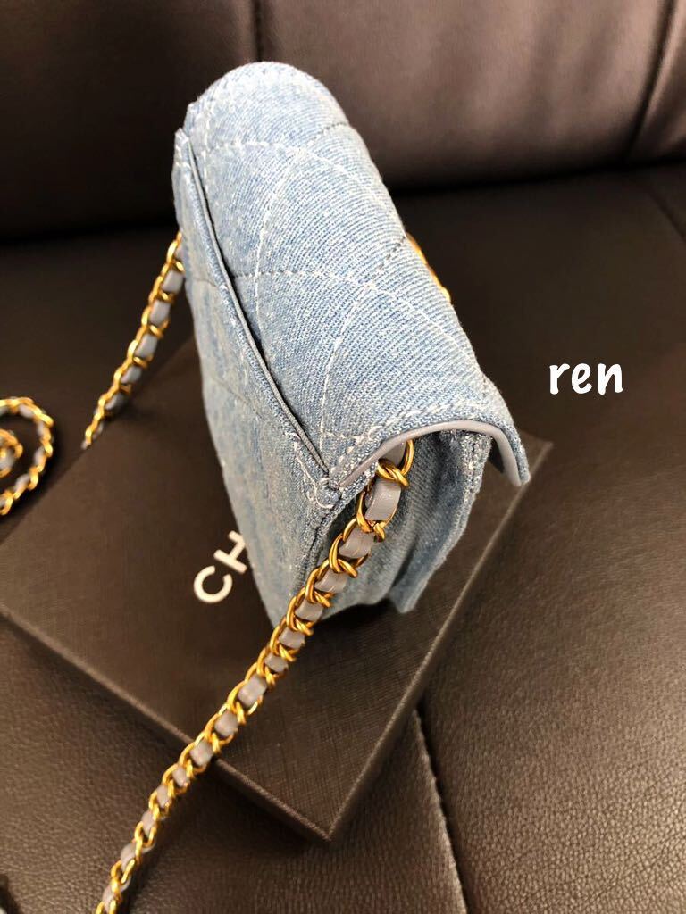 新品 CHANEL シャネル ノベルティ デニム ショルダーバッグ ミニ 新品 CHANEL シャネル ノベルティ デニム ショルダーバッグ ミニ