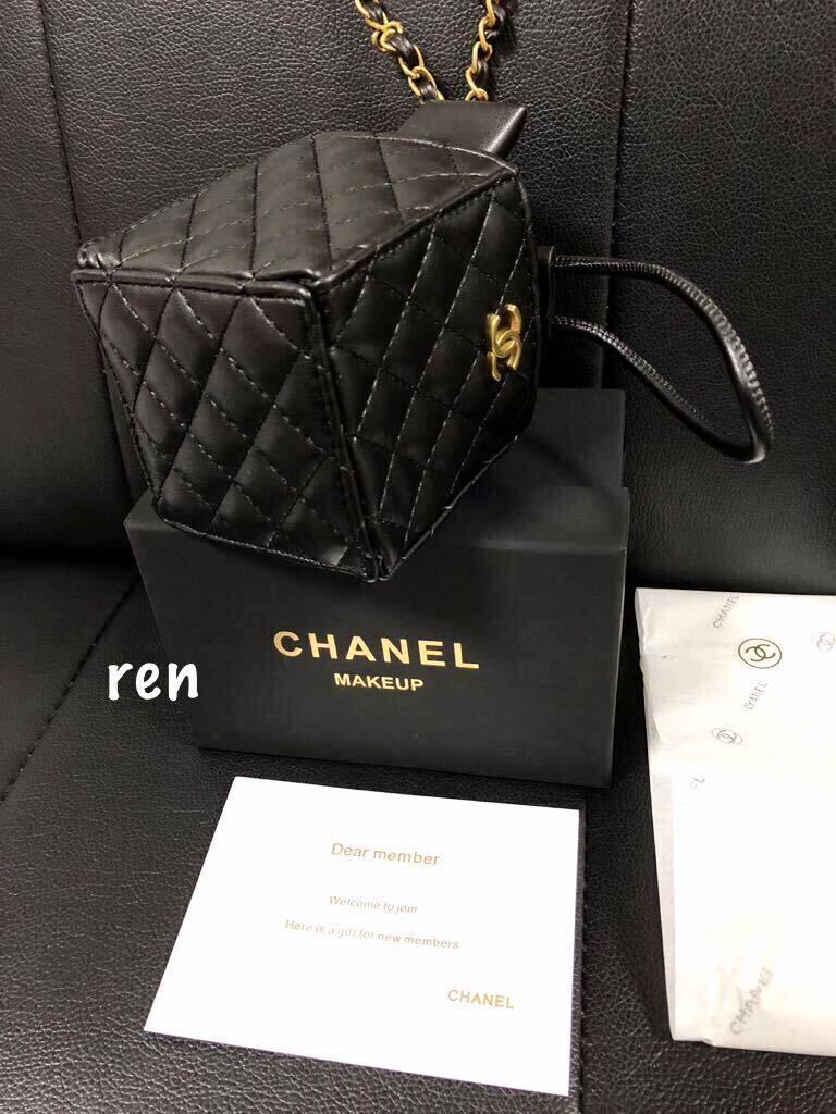 希少新品 CHANEL シャネル ノベルティ ショルダーバッグ ポーチ 希少新品 CHANEL シャネル ノベルティ ショルダーバッグ ポーチ