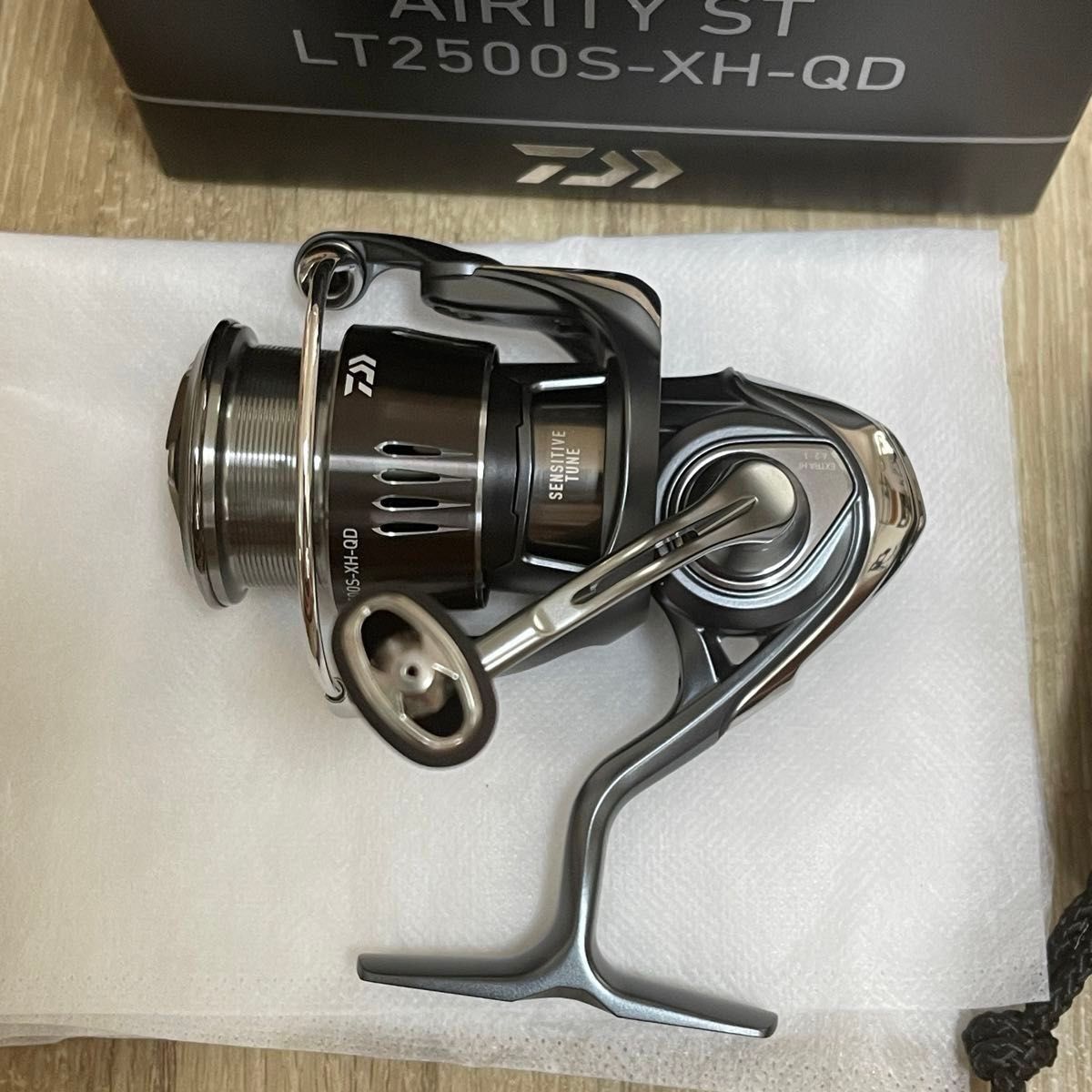未使用に近い 23 エアリティ(AIRITY) ST LT2500S-XH-QD ダイワ 未使用に近い 23 エアリティ(AIRITY) ST LT2500S-XH-QD ダイワ