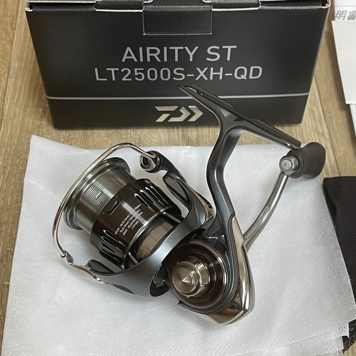 未使用に近い 23 エアリティ(AIRITY) ST LT2500S-XH-QD ダイワ 未使用に近い 23 エアリティ(AIRITY) ST LT2500S-XH-QD ダイワ