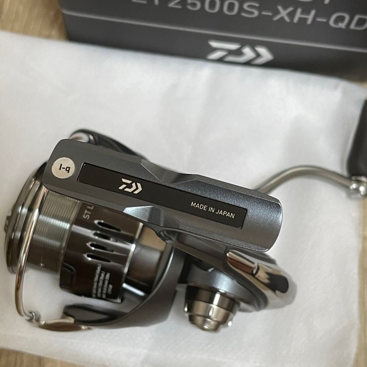 未使用に近い 23 エアリティ(AIRITY) ST LT2500S-XH-QD ダイワ 未使用に近い 23 エアリティ(AIRITY) ST LT2500S-XH-QD ダイワ