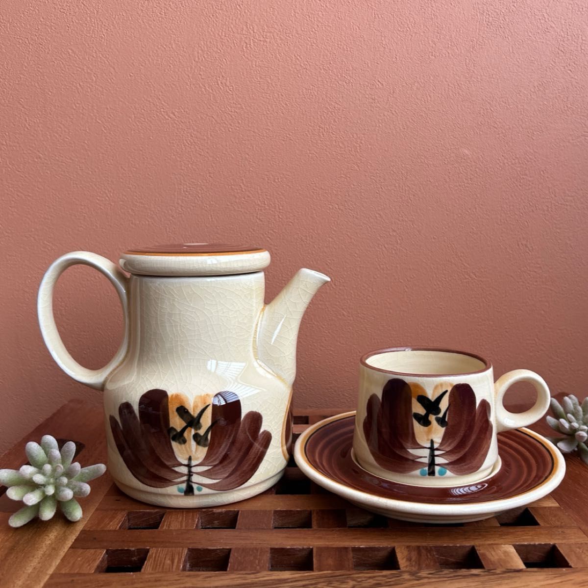 コーヒーポットとカップ&ソーサー 栄木正敏デザイン セラミック コーヒーポットとカップ&ソーサー 栄木正敏デザイン セラミック