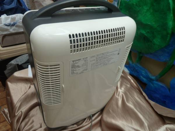 SHARP CV-T71CH 冷凍機コンプレッサー方式除湿機 ドライ、冬季 SHARP CV-T71CH 冷凍機コンプレッサー方式除湿機 ドライ、冬季
