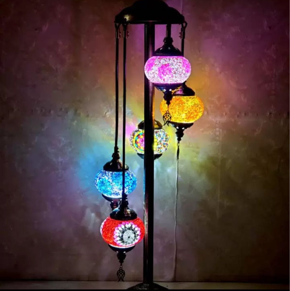 コンセントに挿して使う!LED電球を付き、トルコ モロッコ コンセントに挿して使う!LED電球を付き、トルコ モロッコ