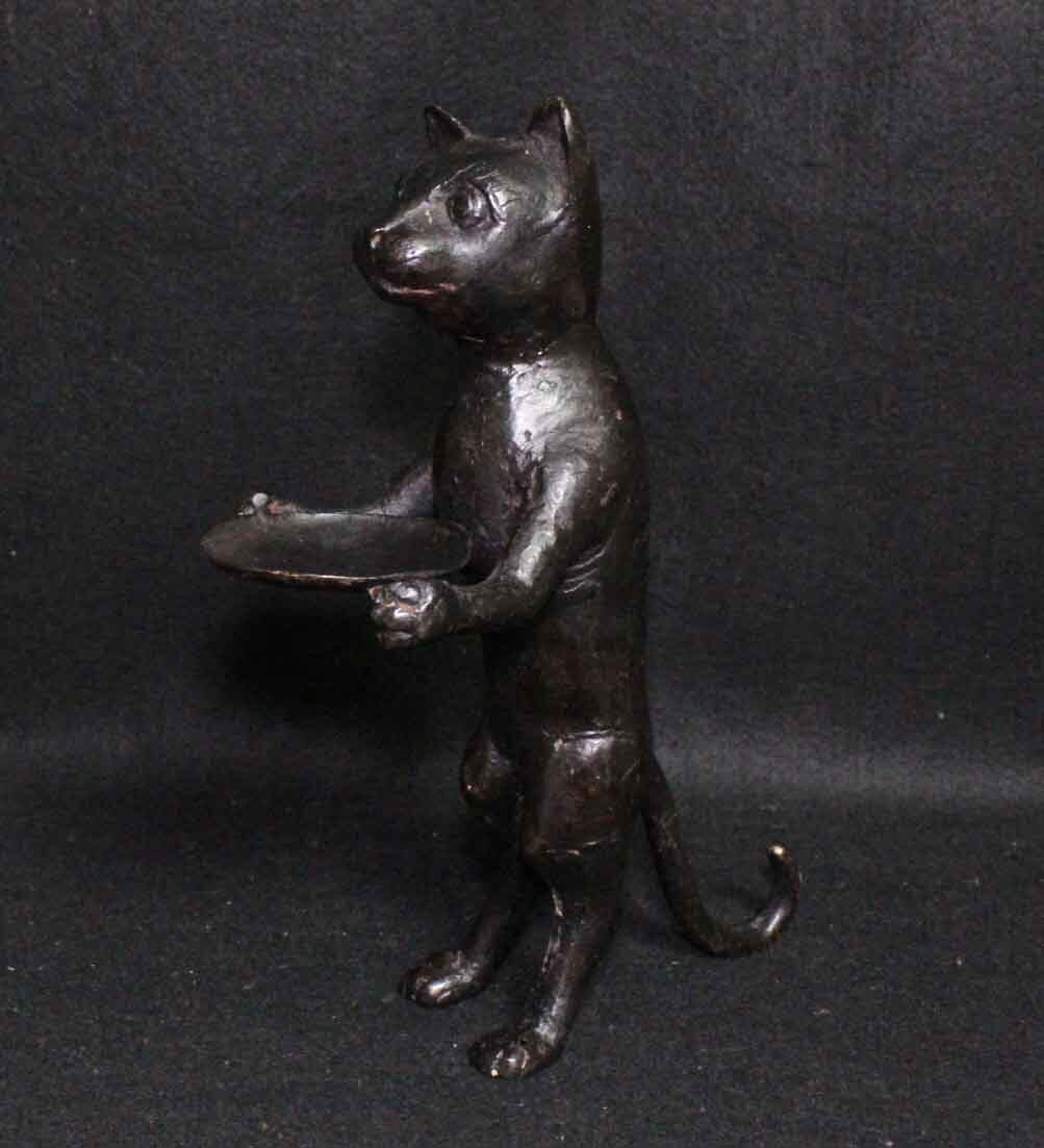 金属工芸◇猫 置物 ブロンズ像◇◇26cm 銅製 bronze cat 皿を 金属工芸◇猫 置物 ブロンズ像◇◇26cm 銅製 bronze cat 皿を