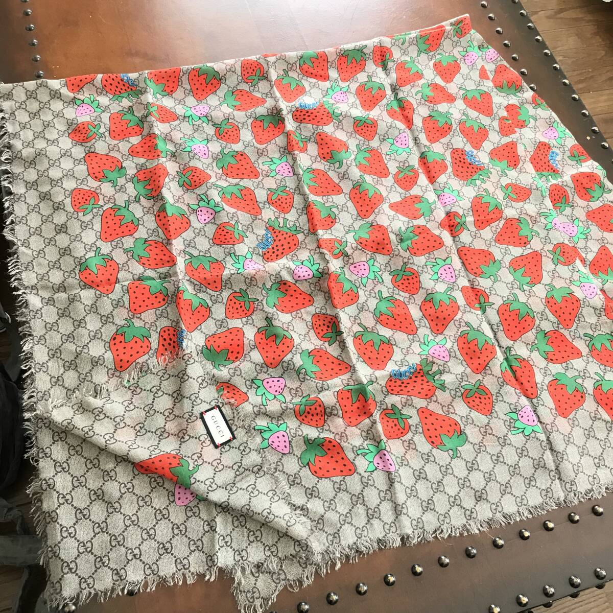 GUCCI グッチ モダールシルク ストロベリー イチゴ いちご×GG GUCCI グッチ モダールシルク ストロベリー イチゴ いちご×GG
