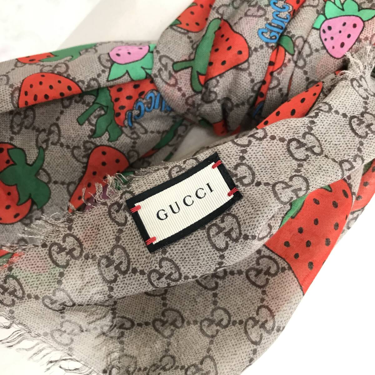 GUCCI グッチ モダールシルク ストロベリー イチゴ いちご×GG GUCCI グッチ モダールシルク ストロベリー イチゴ いちご×GG