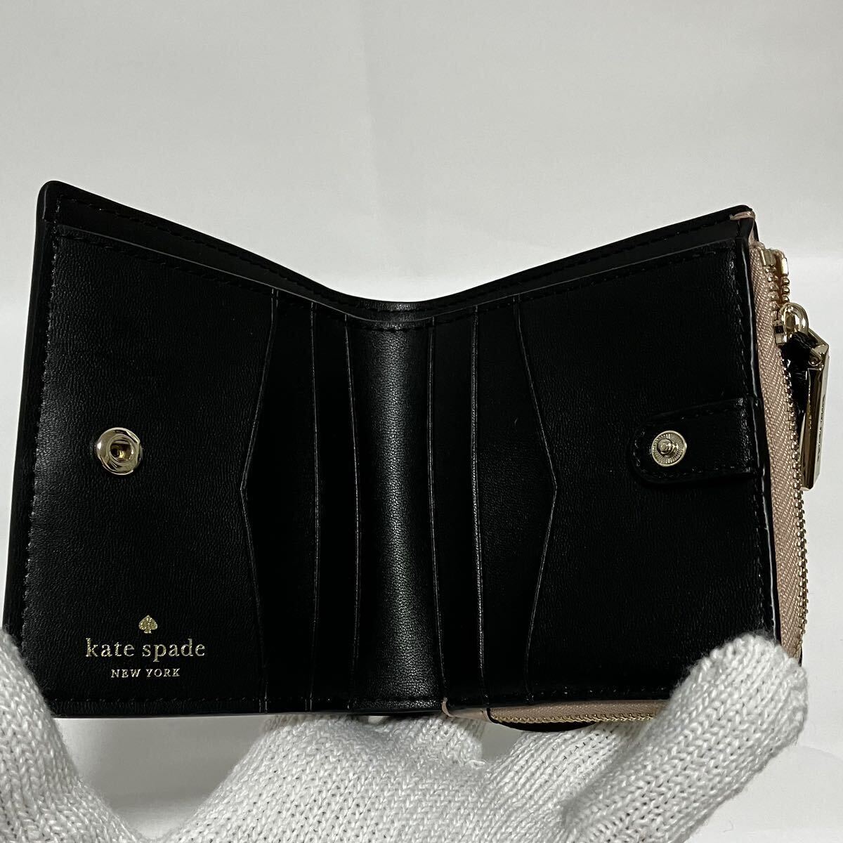 美品】kate spade NEW YORK×Disney 二つ折り財布 コラボ ミニー 美品】kate spade NEW YORK×Disney 二つ折り財布 コラボ ミニー