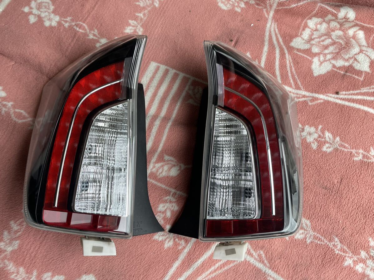 トヨタ純正 プリウス30 G.s テールランプ 左右セット