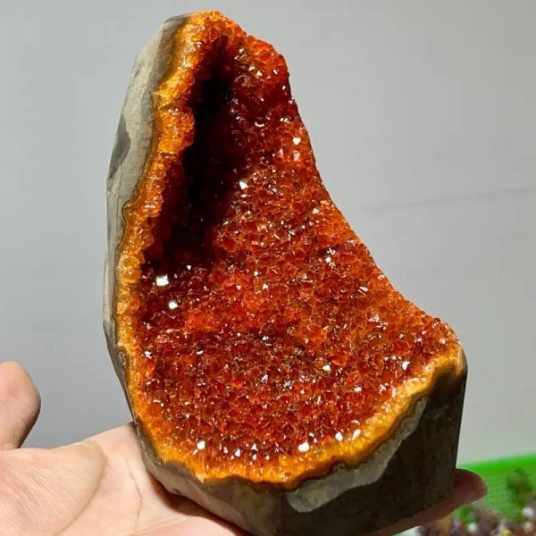 { most the first. bidder sama is beginning price . buy possibility } natural orange crystal cluster geo -do