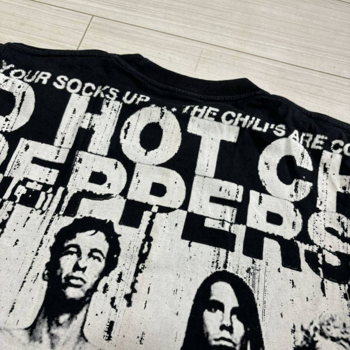 Vintage RED HOT CHILIPEPPERS フルプリント Tシャツ M 黒 Vintage RED HOT CHILIPEPPERS フルプリント Tシャツ M 黒