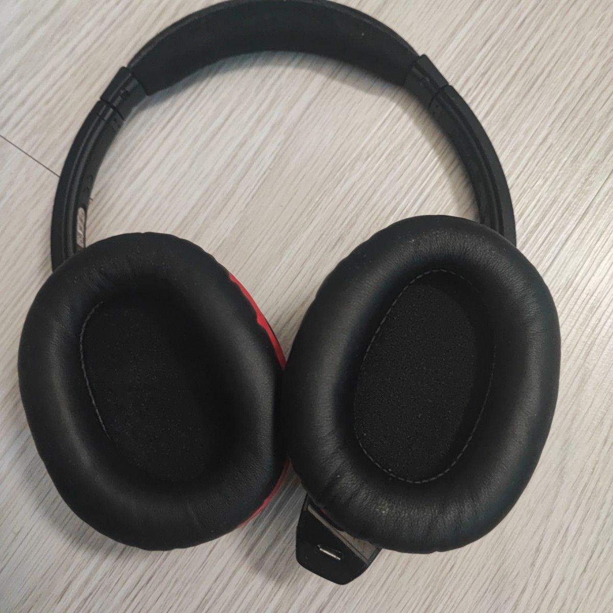 Bose SoundLink around-ear ワイヤレスヘッドホン ブラック Bose SoundLink around-ear ワイヤレスヘッドホン ブラック