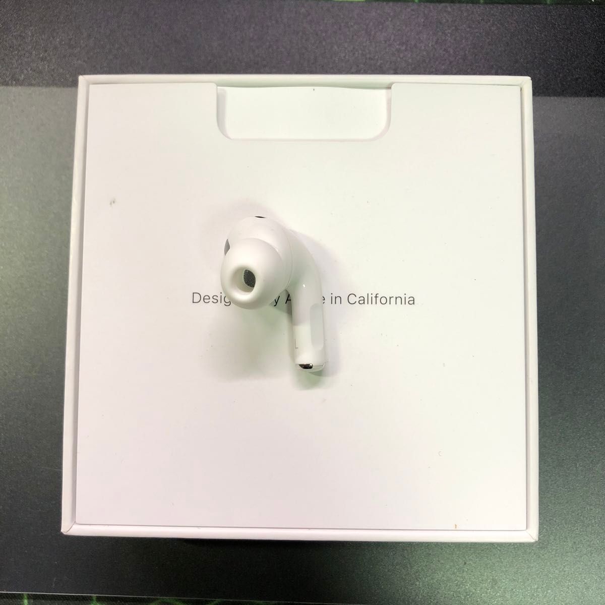 Apple AirPods Pro 第2世代 左耳 左側 左lightning充電|Yahoo Apple AirPods Pro 第2世代 左耳 左側 左lightning充電|Yahoo